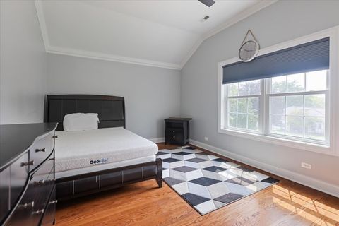 Tiny photo for 927 S CHARLOTTE Street, Lombard, IL 60148 (MLS # 12460486)