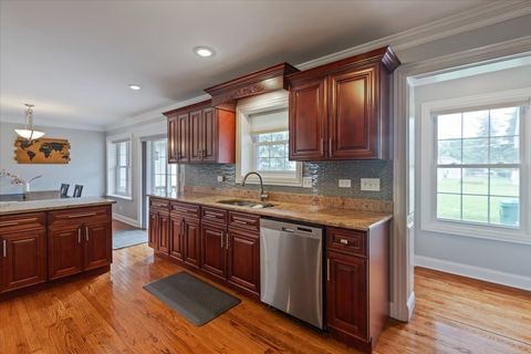 Tiny photo for 927 S CHARLOTTE Street, Lombard, IL 60148 (MLS # 12460486)