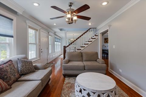 Tiny photo for 927 S CHARLOTTE Street, Lombard, IL 60148 (MLS # 12460486)