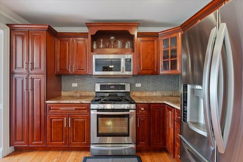 Tiny photo for 927 S CHARLOTTE Street, Lombard, IL 60148 (MLS # 12460486)