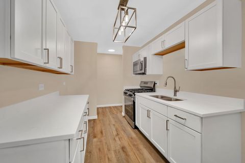 Tiny photo for 1113 Gael Drive #B, Joliet, IL 60435 (MLS # 12602475)