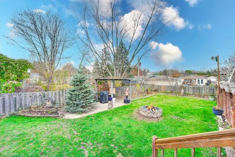 Tiny photo for 21314 Highland Drive, Lake Zurich, IL 60047 (MLS # 12522613)