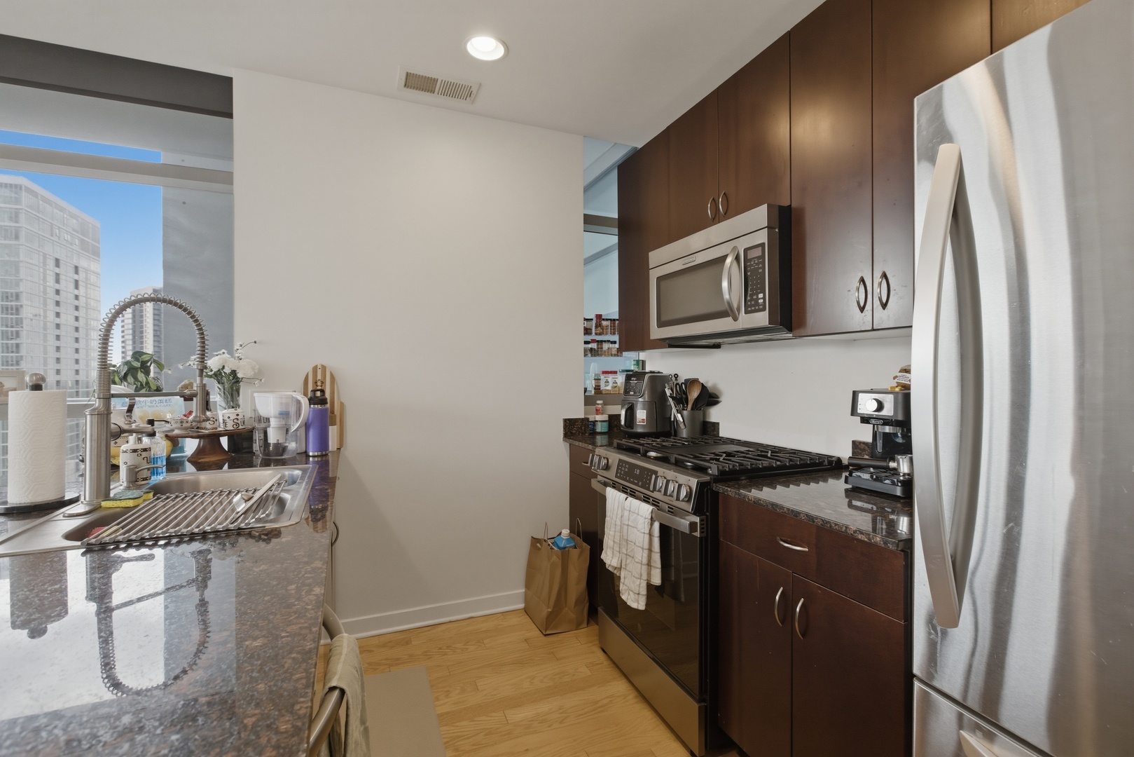 303 W Ohio Street 3006
