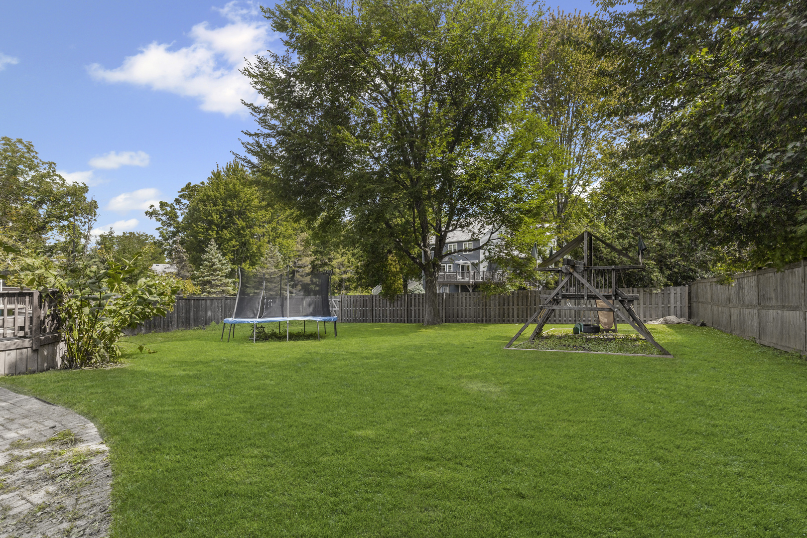 4829 Kings Way West