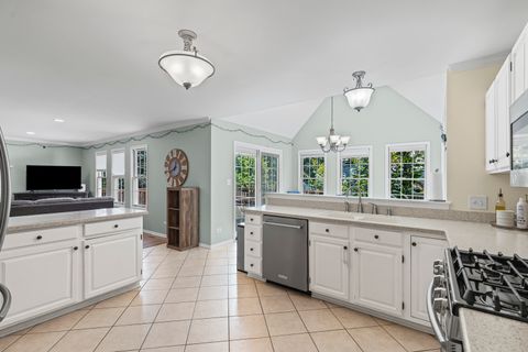 Tiny photo for 4829 Kings Way West Way, Gurnee, IL 60031 (MLS # 12456349)