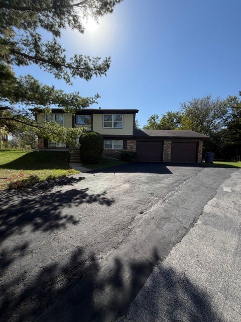 Photo of 5619 Allemong Drive, Matteson, IL 60443 (MLS # 12772061)
