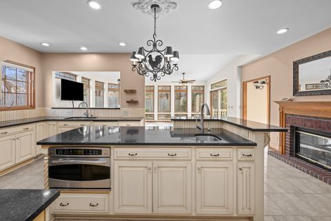 Tiny photo for 1390 Old Freeport Place, Bettendorf, IA 52722 (MLS # 12587387)