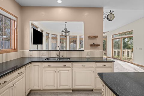 Tiny photo for 1390 Old Freeport Place, Bettendorf, IA 52722 (MLS # 12587387)