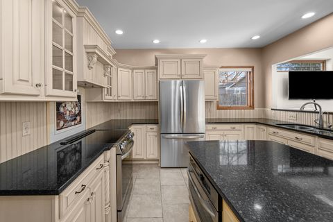 Tiny photo for 1390 Old Freeport Place, Bettendorf, IA 52722 (MLS # 12587387)