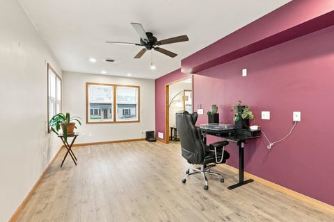 Tiny photo for 7202 Kelling Street, Davenport, IA 52806 (MLS # 12719684)