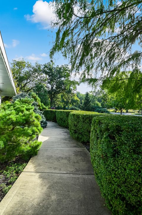 Tiny photo for 9000 W Forest Glen Boulevard, Palos Park, IL 60464 (MLS # 12486160)