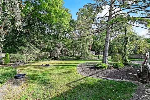 Tiny photo for 9000 W Forest Glen Boulevard, Palos Park, IL 60464 (MLS # 12486160)