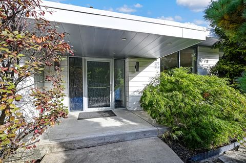 Tiny photo for 9000 W Forest Glen Boulevard, Palos Park, IL 60464 (MLS # 12486160)