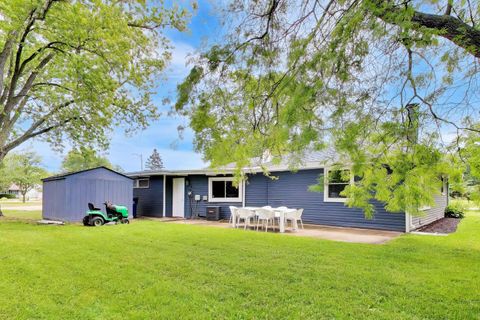 Tiny photo for 10 Rugby Road, Lake Zurich, IL 60047 (MLS # 12656446)