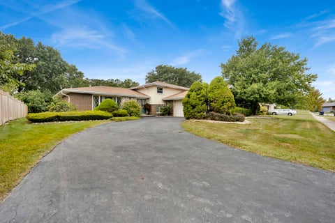 Photo of 8823 Prestwick Lane, Orland Park, IL 60462 (MLS # 12707759)