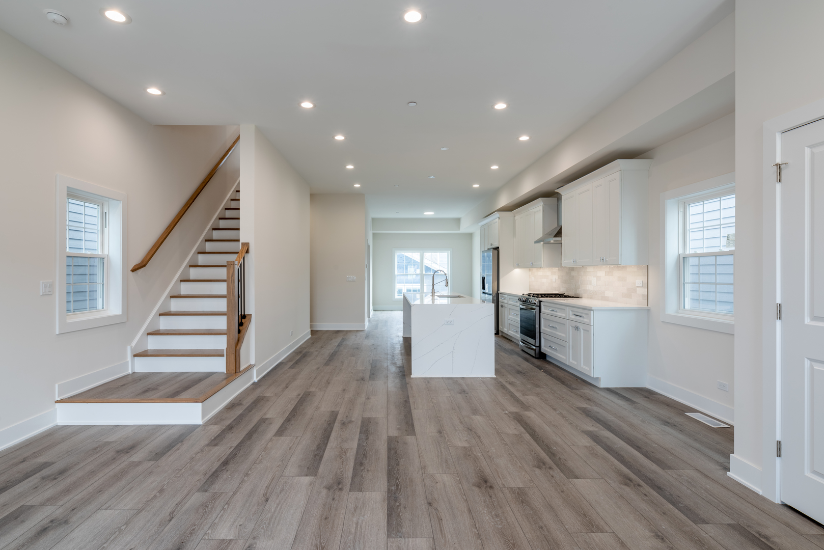 9 N Beverly Lane