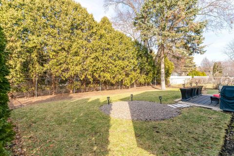 Tiny photo for 610 Blue Spruce Lane, Mundelein, IL 60060 (MLS # 12579050)