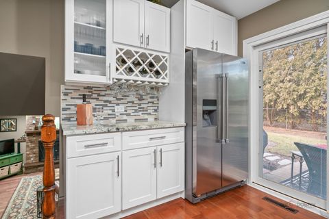 Tiny photo for 610 Blue Spruce Lane, Mundelein, IL 60060 (MLS # 12579050)