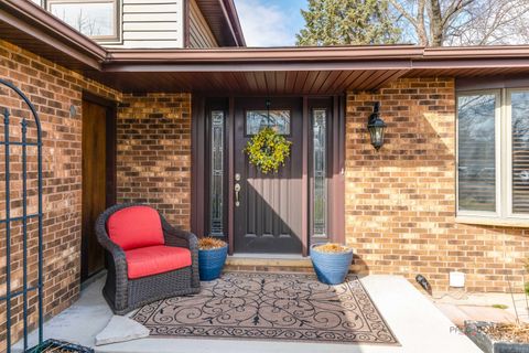 Tiny photo for 610 Blue Spruce Lane, Mundelein, IL 60060 (MLS # 12579050)