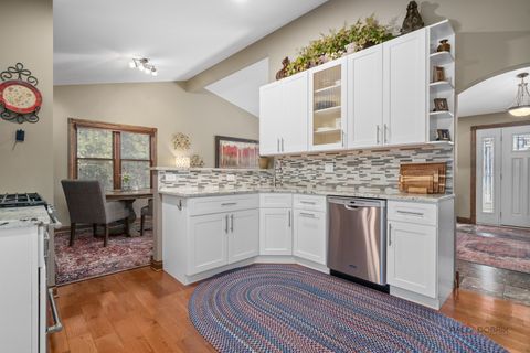 Tiny photo for 610 Blue Spruce Lane, Mundelein, IL 60060 (MLS # 12579050)