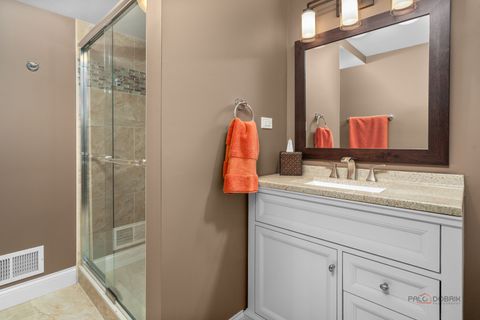 Tiny photo for 610 Blue Spruce Lane, Mundelein, IL 60060 (MLS # 12579050)