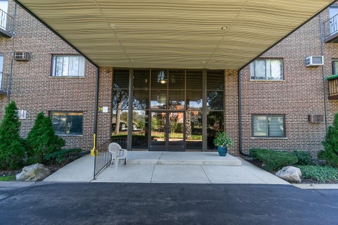 Tiny photo for 235 N Mill Road #313B, Addison, IL 60101 (MLS # 12777411)