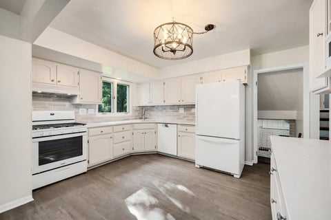 Tiny photo for 6151 Leonard Avenue, Downers Grove, IL 60516 (MLS # 12744223)