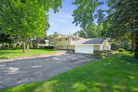 Photo of 6151 Leonard Avenue, Downers Grove, IL 60516 (MLS # 12744223)