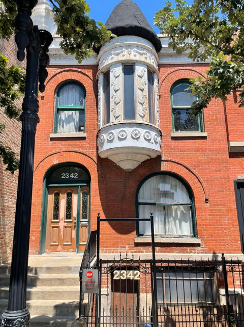 2342 W Taylor Street Chicago IL 60612