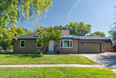 424 N 11th Street DeKalb IL 60115