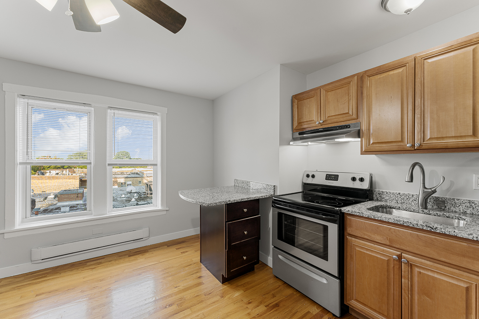 7450 N Greenview Avenue 66