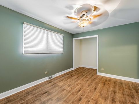 Tiny photo for 18136 Oakwood Avenue, Lansing, IL 60438 (MLS # 12639688)