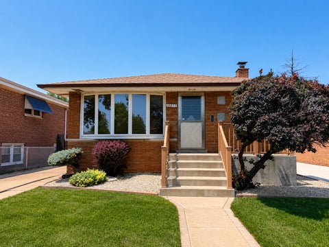 Photo of 12852 S Manistee Avenue, Chicago, IL 60633 (MLS # 12708543)