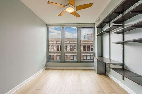 Tiny photo for 565 W Quincy Street #1008, Chicago, IL 60661 (MLS # 12581040)