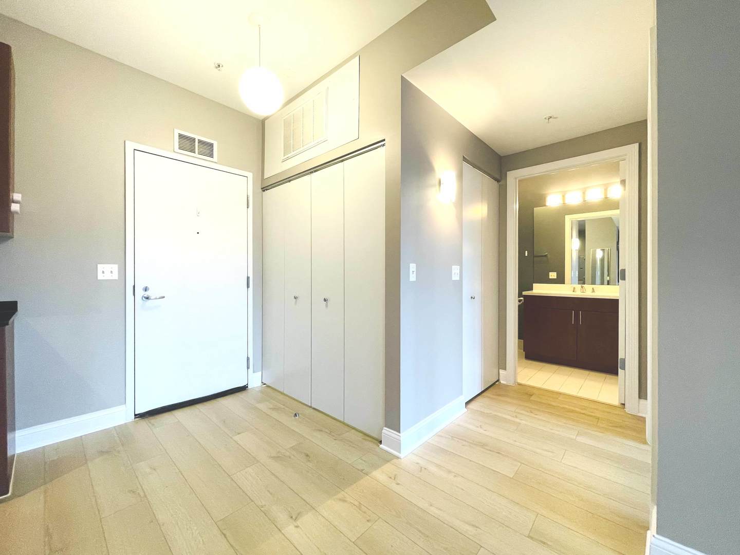 565 W Quincy Street 1008