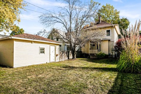 Tiny photo for 411 Willard Avenue, Bloomington, IL 61701 (MLS # 12505265)