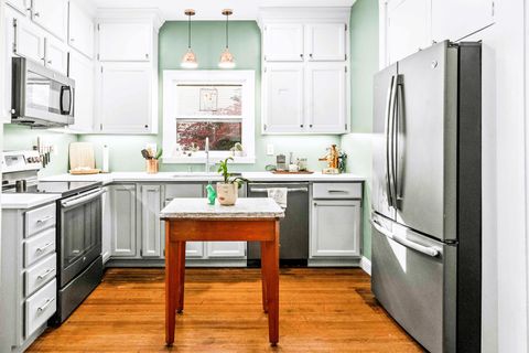 Tiny photo for 411 Willard Avenue, Bloomington, IL 61701 (MLS # 12505265)