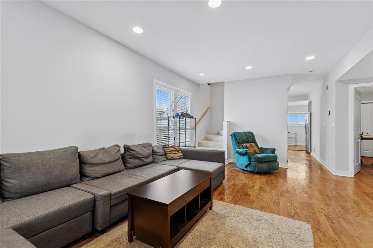 5646 N Menard Avenue