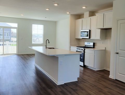 Tiny photo for 579 yosemite Way, Mundelein, IL 60060 (MLS # 12471846)