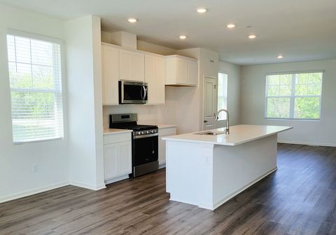 Tiny photo for 579 yosemite Way, Mundelein, IL 60060 (MLS # 12471846)