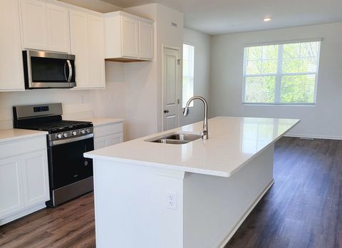 Tiny photo for 579 yosemite Way, Mundelein, IL 60060 (MLS # 12471846)