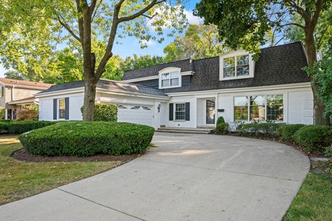 Photo of 1607 S Kaspar Avenue, Arlington Heights, IL 60005 (MLS # 12461190)