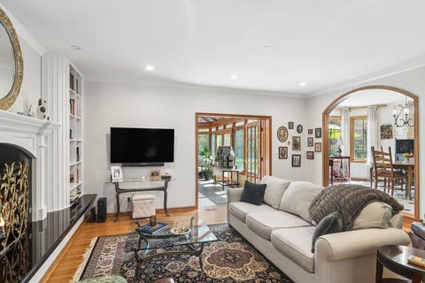 Tiny photo for 803 Waltz Court, Prospect Heights, IL 60070 (MLS # 12738018)