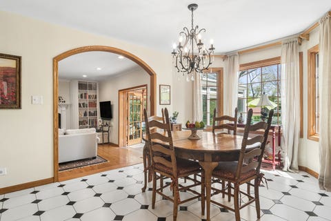 Tiny photo for 803 Waltz Court, Prospect Heights, IL 60070 (MLS # 12738018)