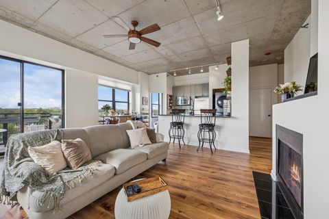 Tiny photo for 1122 W CATALPA Avenue #712, Chicago, IL 60640 (MLS # 12488073)