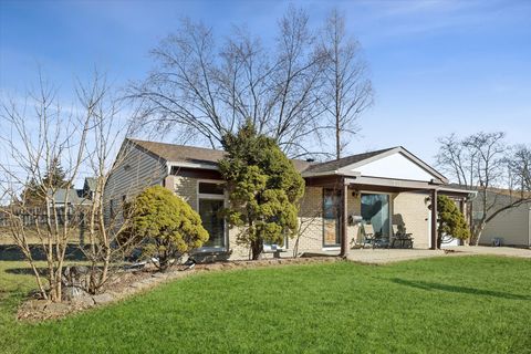 Tiny photo for 501 Newberry Drive, Streamwood, IL 60107 (MLS # 12571756)