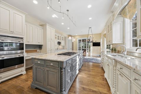 Tiny photo for 64 Forest Gate Circle, Oak Brook, IL 60523 (MLS # 12679615)