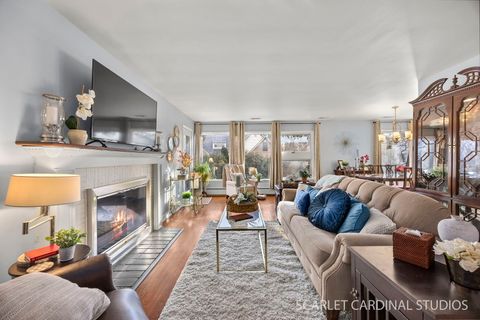 Tiny photo for 31 Roosevelt Street, St. Charles, IL 60174 (MLS # 12585923)