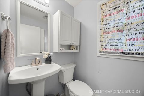 Tiny photo for 31 Roosevelt Street, St. Charles, IL 60174 (MLS # 12585923)