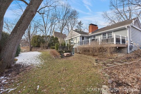 Tiny photo for 31 Roosevelt Street, St. Charles, IL 60174 (MLS # 12585923)